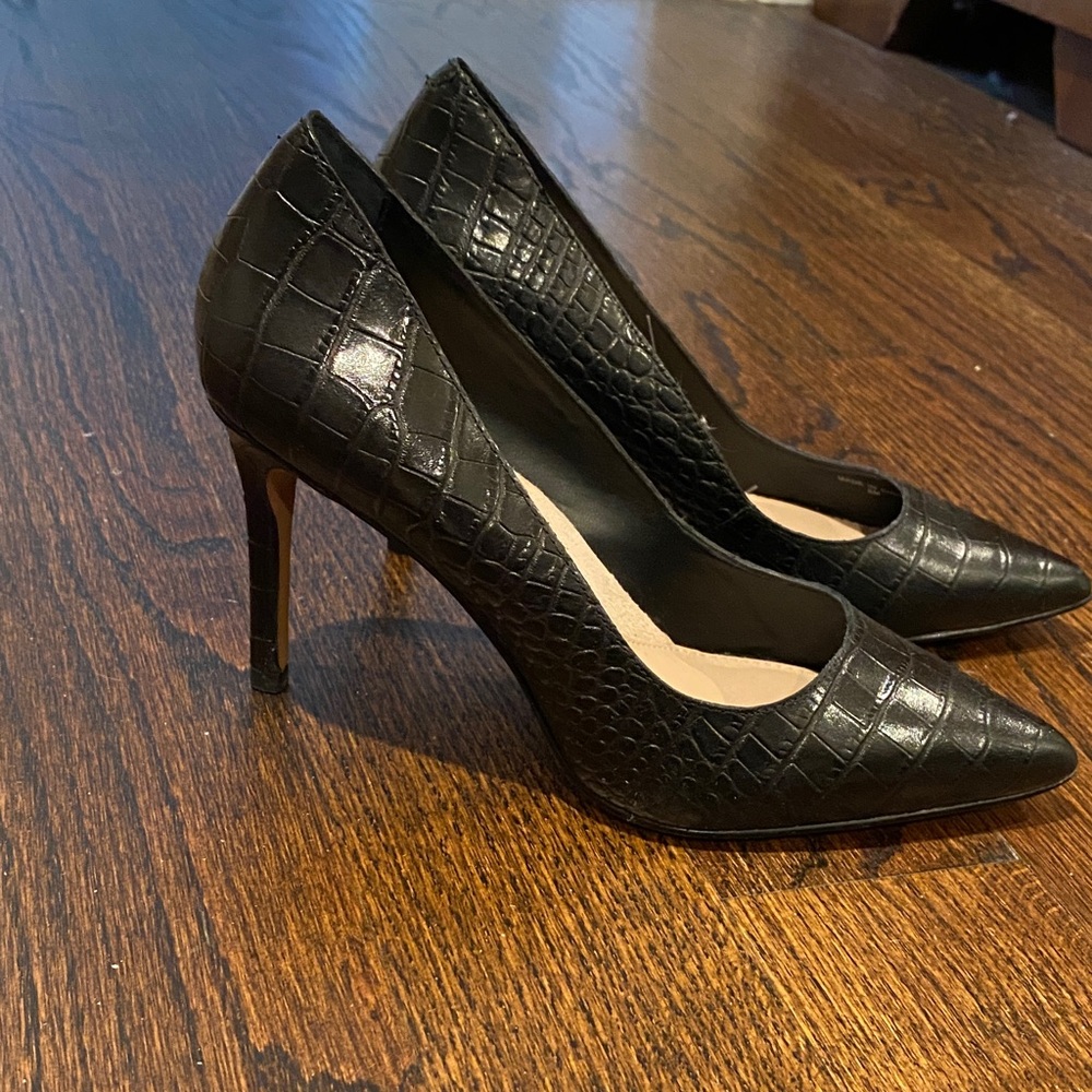 Banana Republic Black Crocodile Pattern Heels